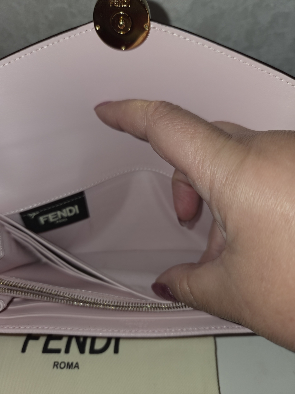 Fendi Pink Leather Envelope Wallet with Logo - Picture 7 of 13